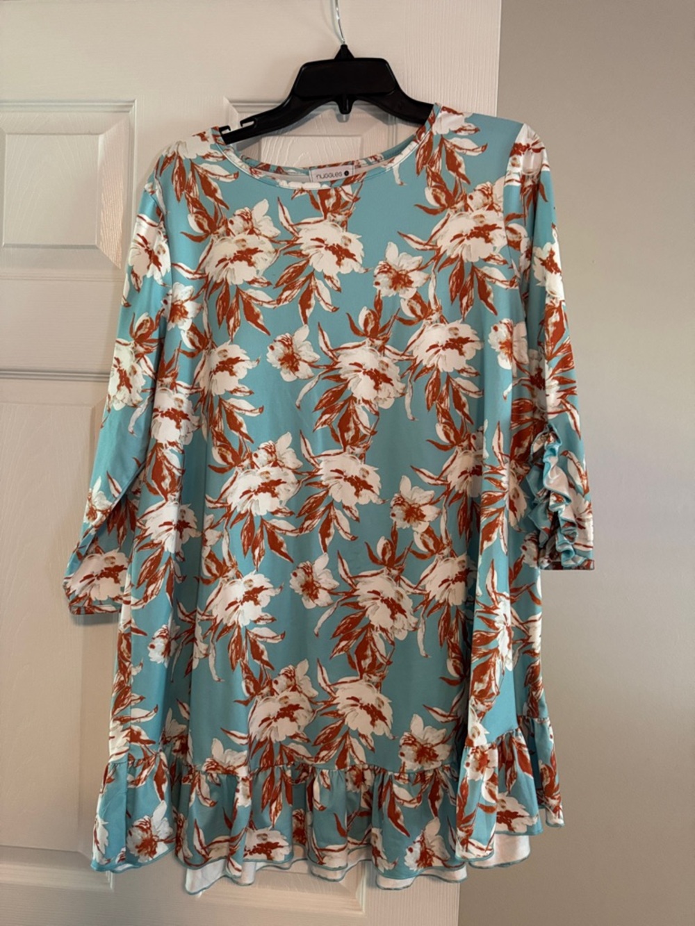 Nuggles Floral Ruffle-Hem Women's shirt